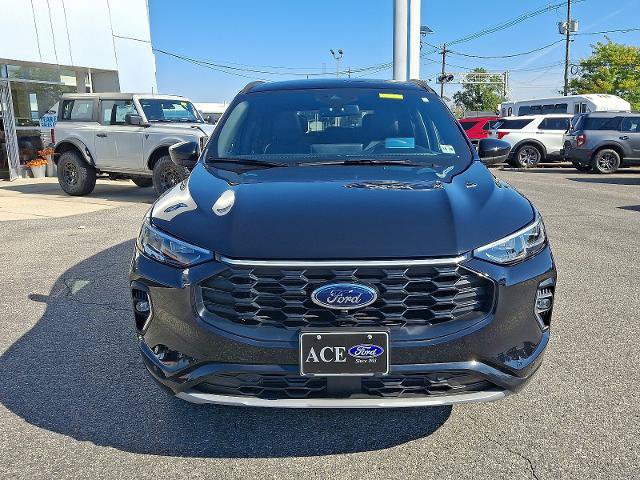 Certified 2023 Ford Escape ST-Line Elite w/ Premium Technology Package AWD/4WD image 2