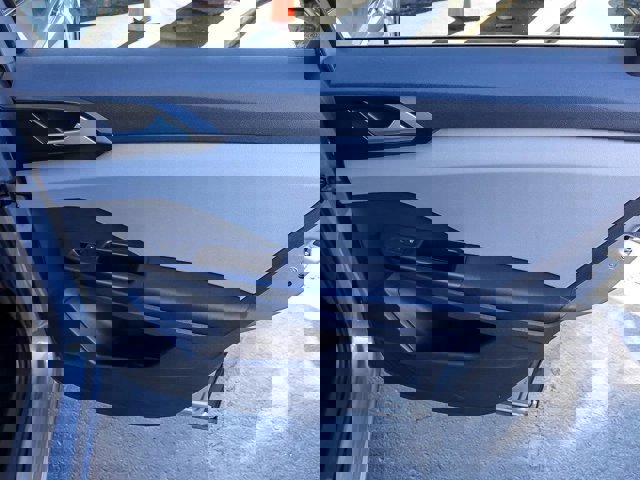 Used 2023 Volkswagen Taos SE w/ Black Wheel Package image 28