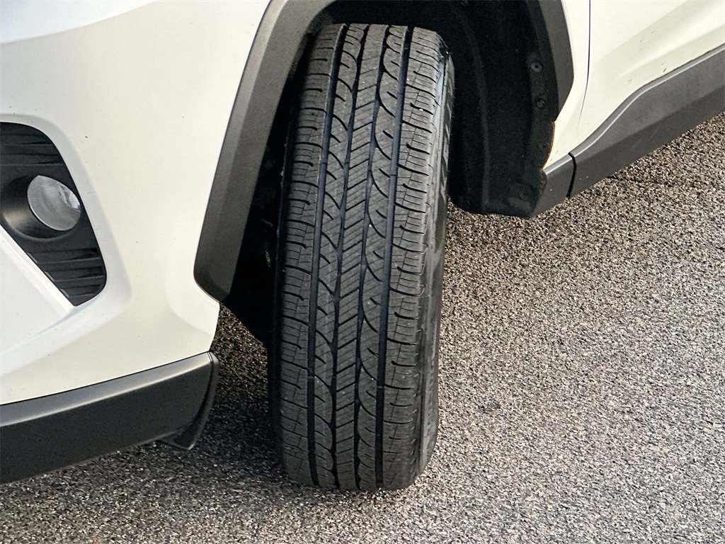 Used 2021 Toyota RAV4 XLE w/ Convenience Package image 25