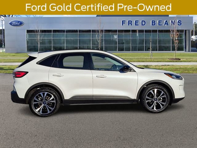 Certified 2022 Ford Escape SE w/ SE Sport Appearance Package image 5