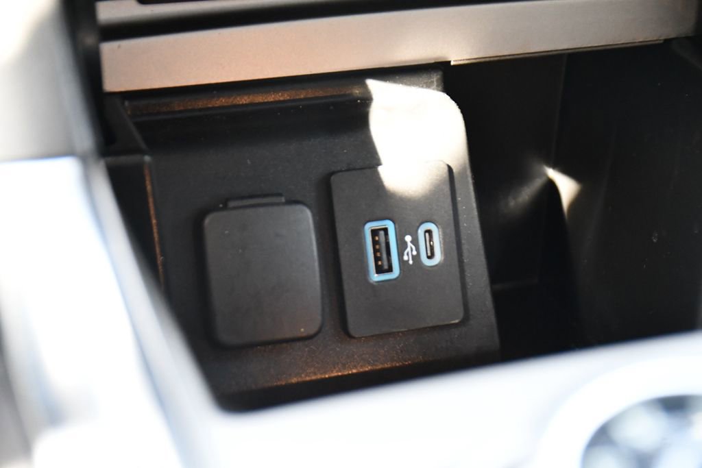 Certified 2024 Ford Explorer Limited AWD/4WD image 31