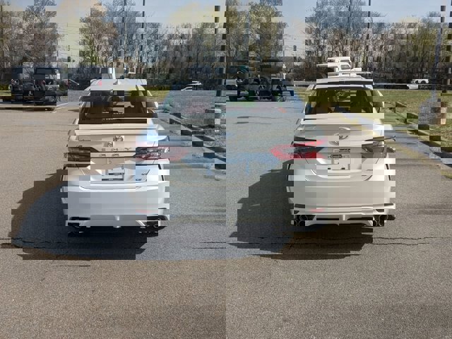 Used 2023 Toyota Camry XSE FWD image 4