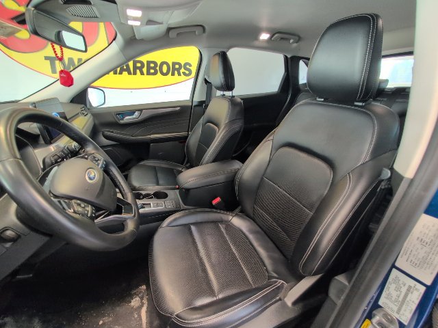 Certified 2022 Ford Escape Titanium AWD/4WD image 11