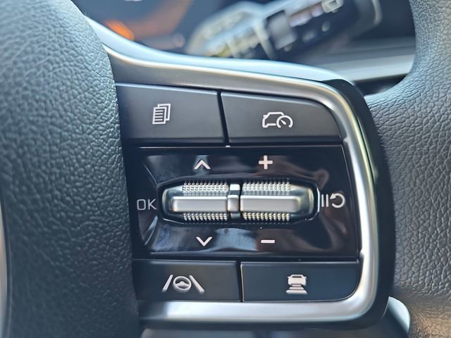 Used 2025 Kia Sorento LX FWD image 18
