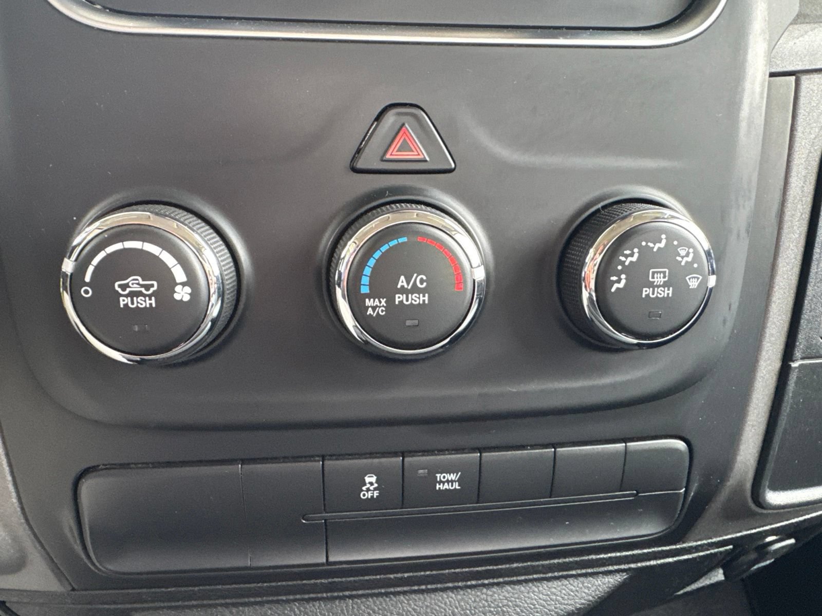 Used 2018 RAM 1500 ST w/ SXT Appearance Group AWD/4WD image 24