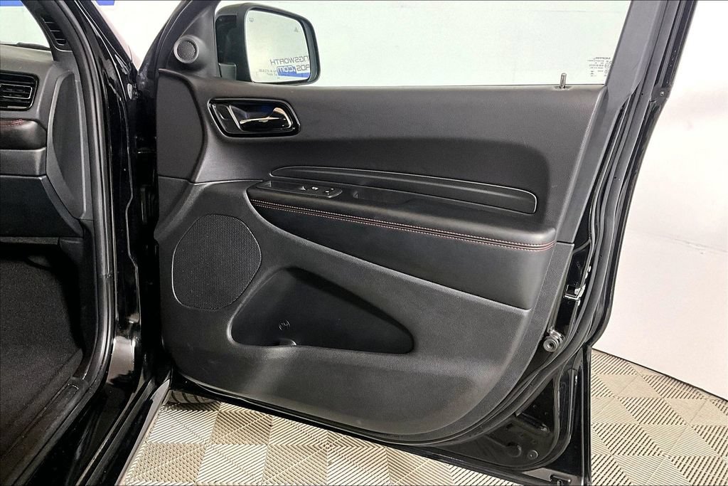 Used 2025 Dodge Durango GT RWD image 19
