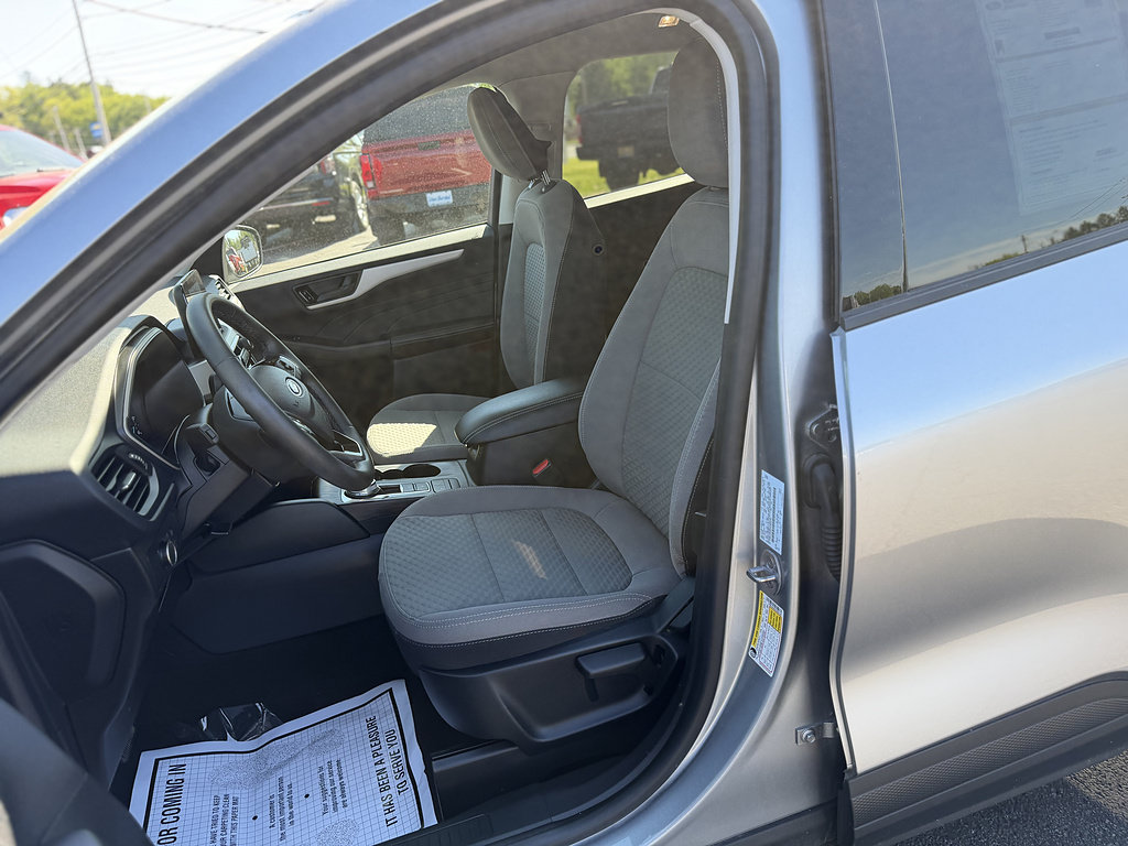 Certified 2022 Ford Escape SE w/ Cold Weather Package AWD/4WD image 13