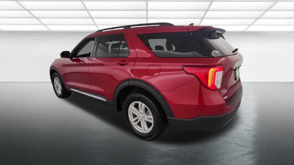 Certified 2024 Ford Explorer XLT w/ Equipment Group 202A AWD/4WD image 7