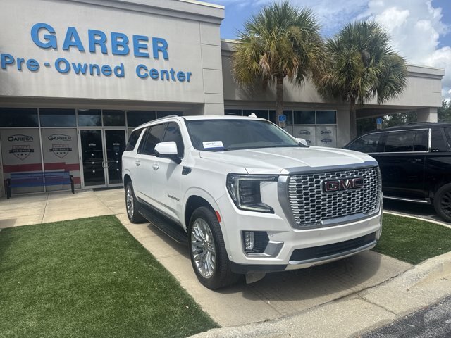 Used 2024 GMC Yukon XL Denali w/ Advanced Technology Package AWD/4WD image 3