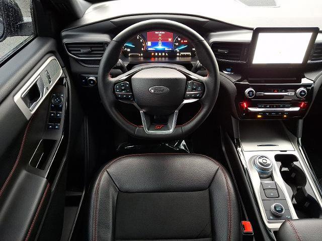 Certified 2023 Ford Explorer ST-Line w/ Class IV Trailer Tow Package image 12