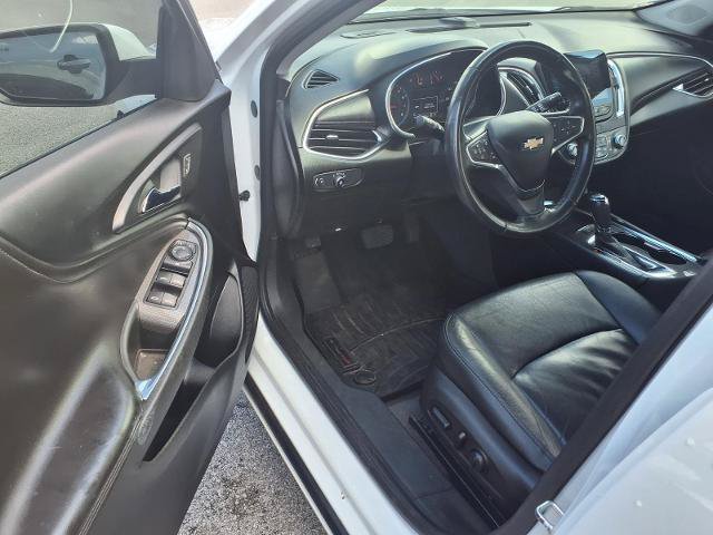 Used 2019 Chevrolet Malibu LT w/ Leather Package FWD image 7