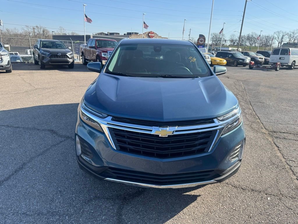 Used 2024 Chevrolet Equinox LT image 2