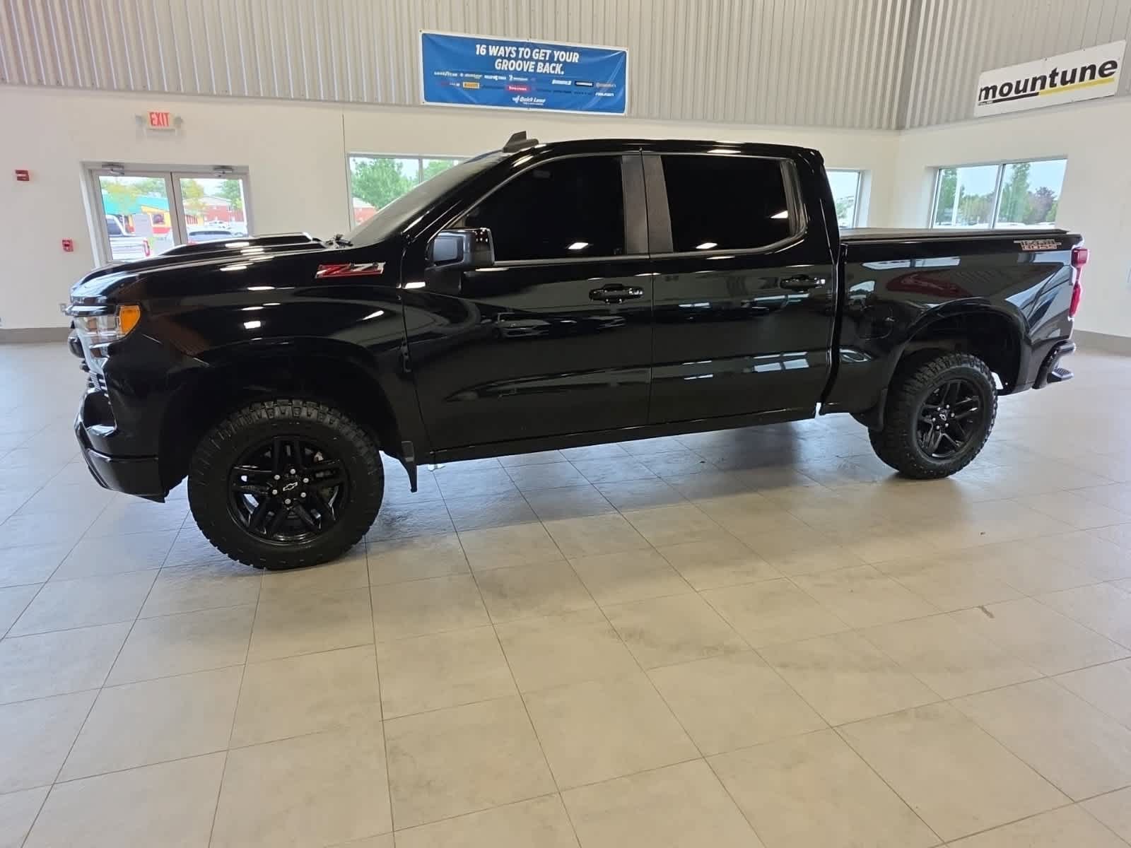 Used 2022 Chevrolet Silverado 1500 LT Trail Boss AWD/4WD image 15
