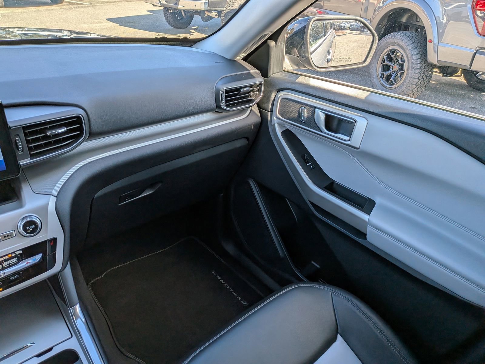 Certified 2022 Ford Explorer XLT w/ Equipment Group 202A image 20