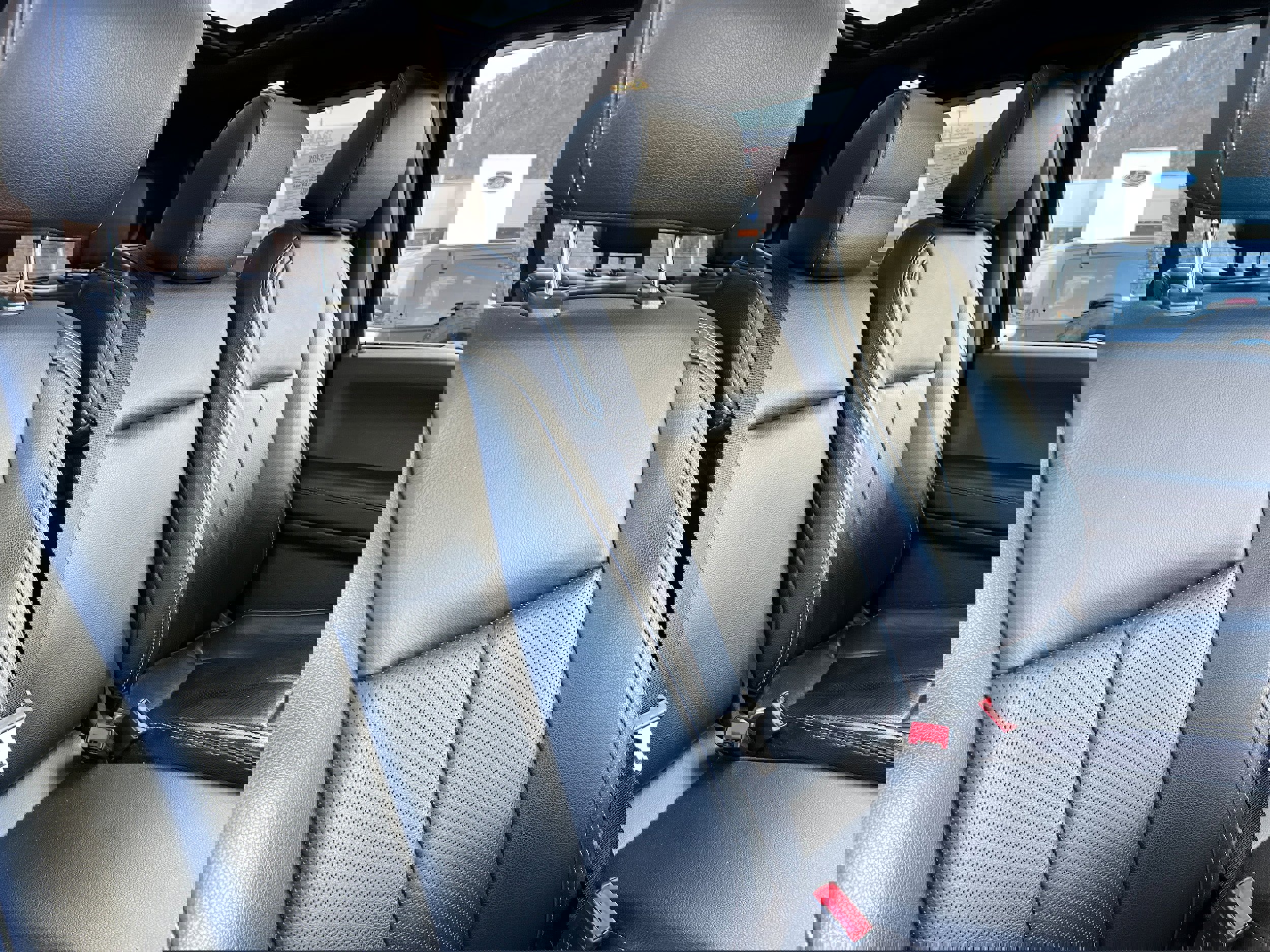 Certified 2022 Ford F250 Lariat w/ Black Appearance Package image 18