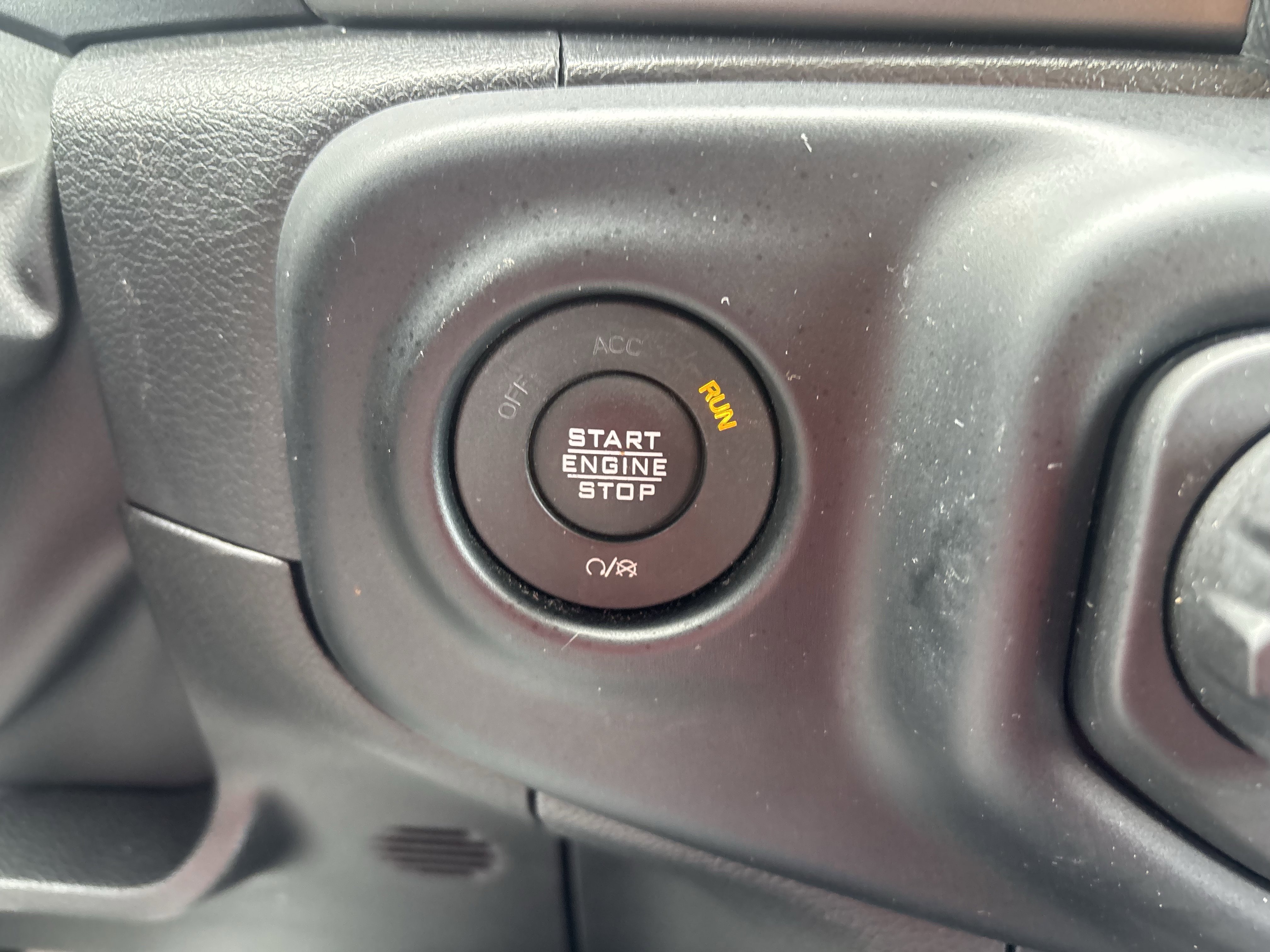 Used 2023 Jeep Gladiator Sport AWD/4WD image 31