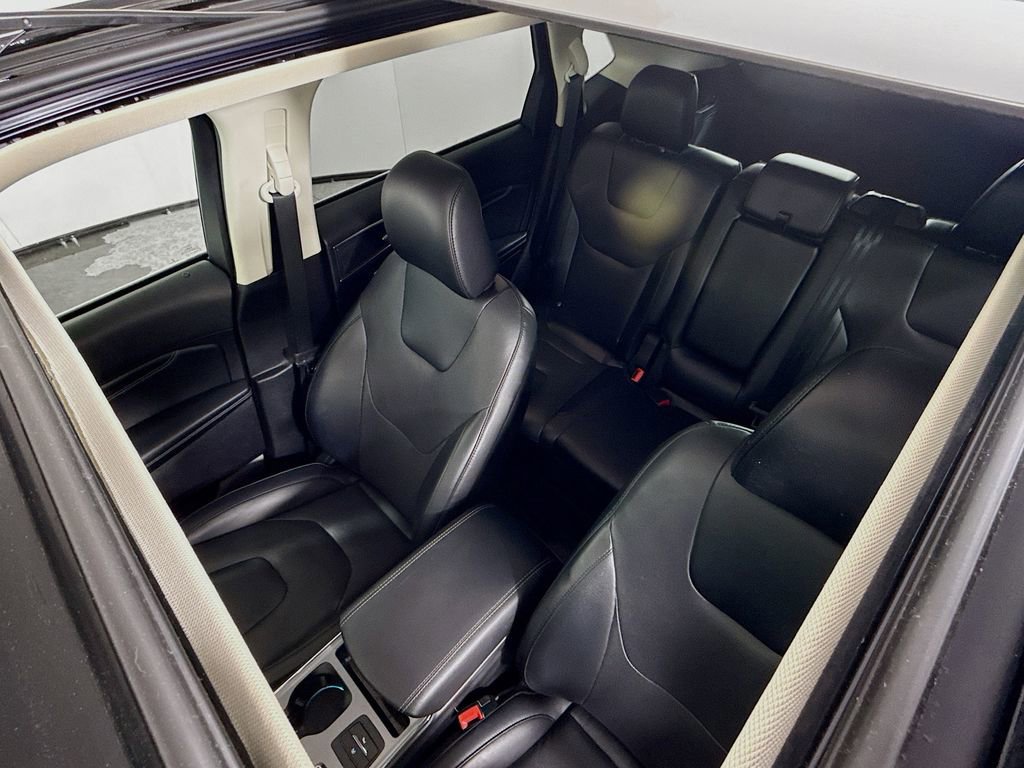 Certified 2022 Ford Edge Titanium w/ Equipment Group 301A image 10