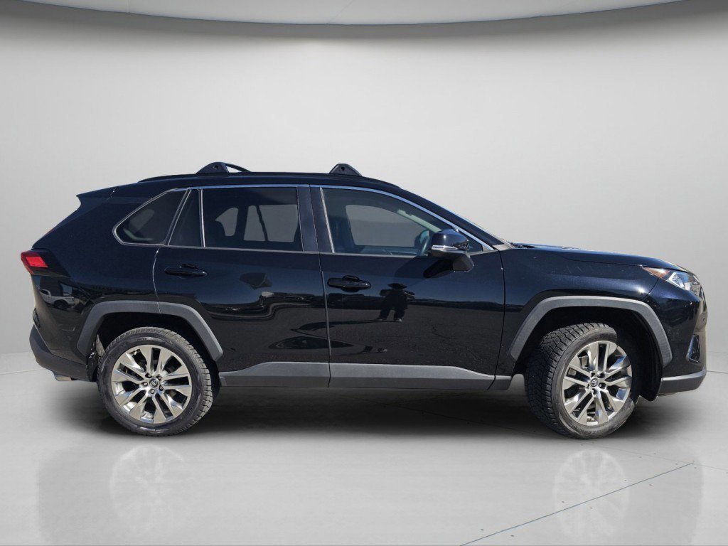 Used 2019 Toyota RAV4 XLE Premium w/ Advanced Technology Package image 3