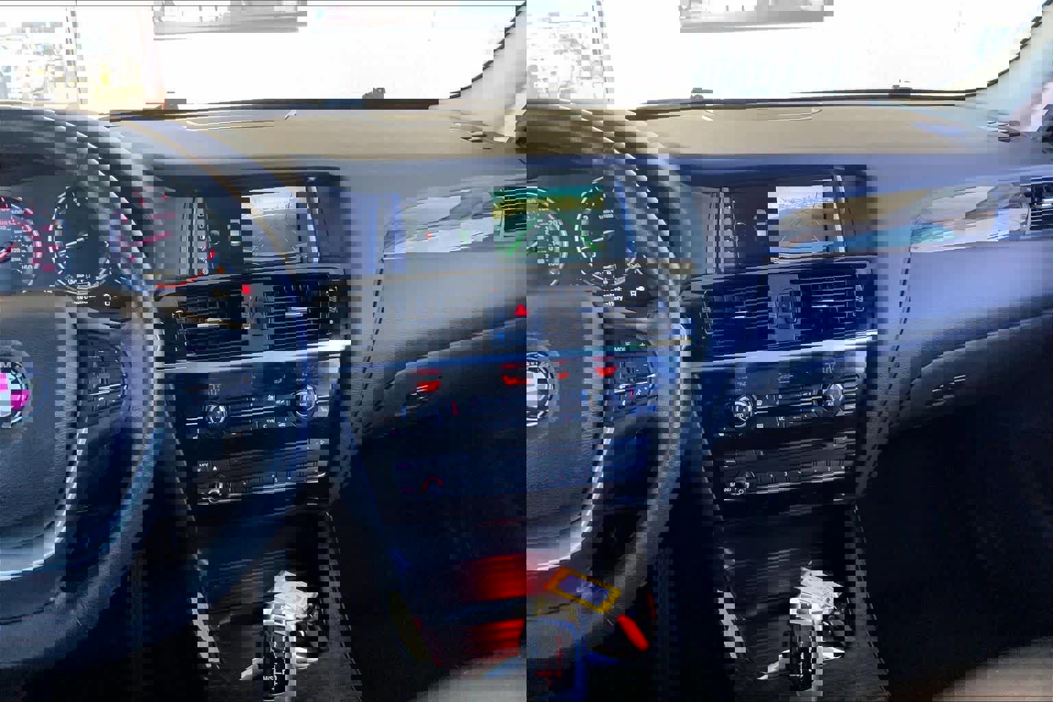 Used 2017 BMW X3 sDrive28i w/ Premium Package image 9