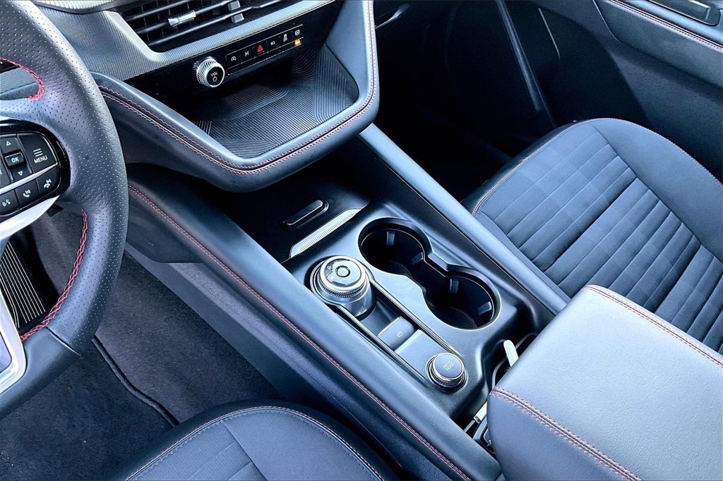 Certified 2025 Ford Explorer ST-Line w/ ST-Line Street Pack image 15