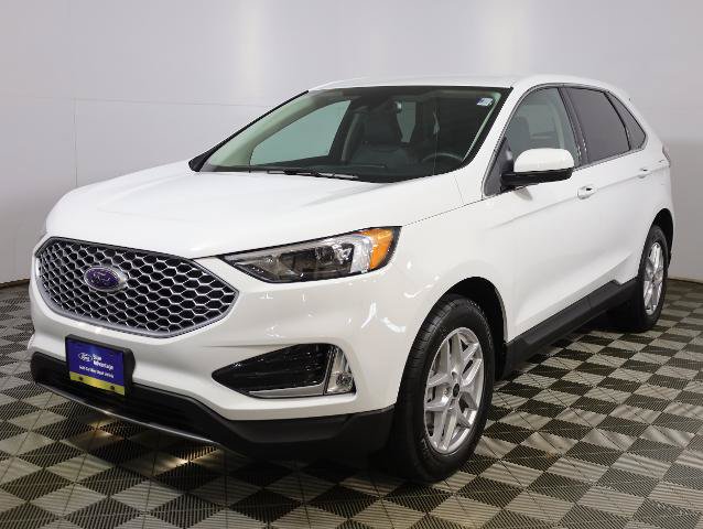 Certified 2024 Ford Edge SEL w/ Convenience Package AWD/4WD image 3