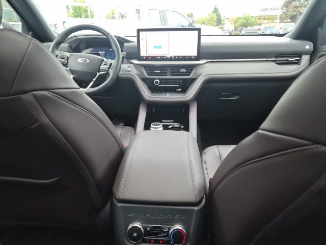 Certified 2025 Ford Explorer Platinum w/ LUX Leather Package AWD/4WD image 21