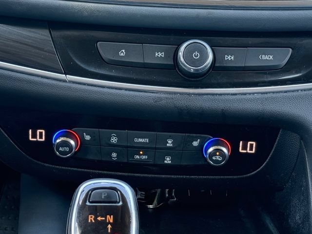 Used 2018 Buick Enclave Essence FWD image 5