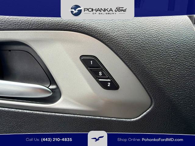 Used 2025 Chrysler Pacifica Select FWD image 17