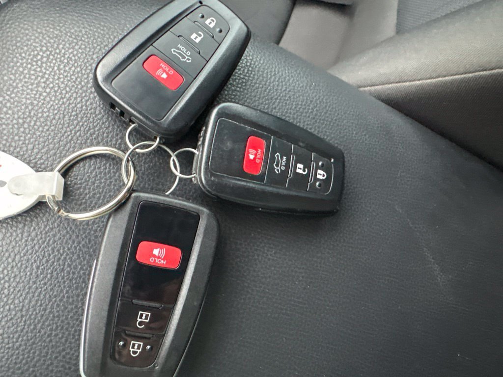 Used 2025 Toyota RAV4 XLE w/ Convenience Package FWD image 12