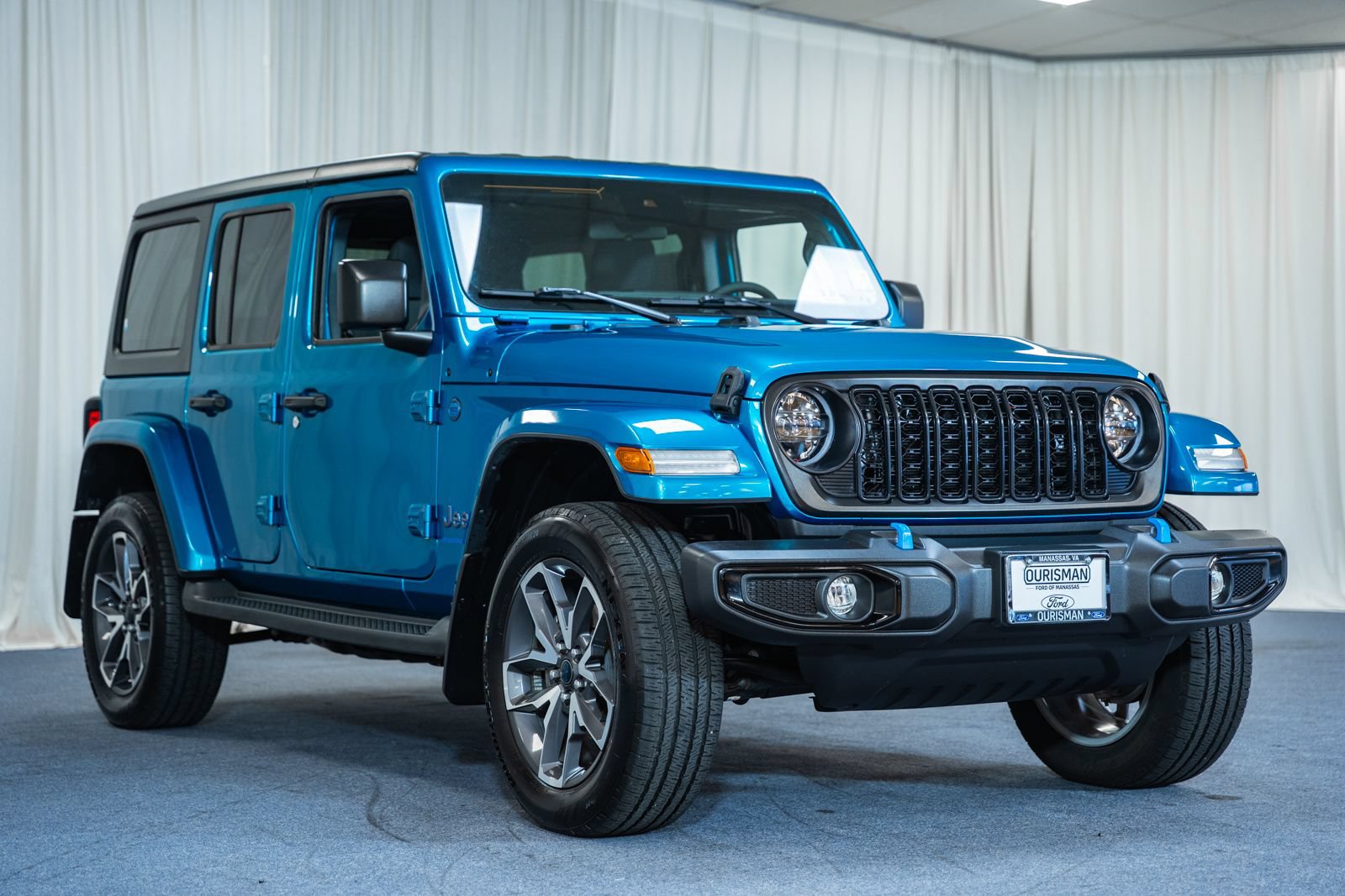 Used 2024 Jeep Wrangler Unlimited w/ Convenience Group