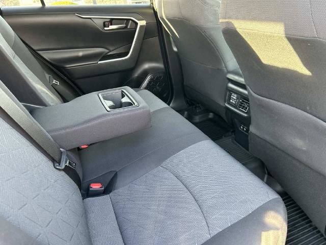 Used 2020 Toyota RAV4 XLE FWD image 20