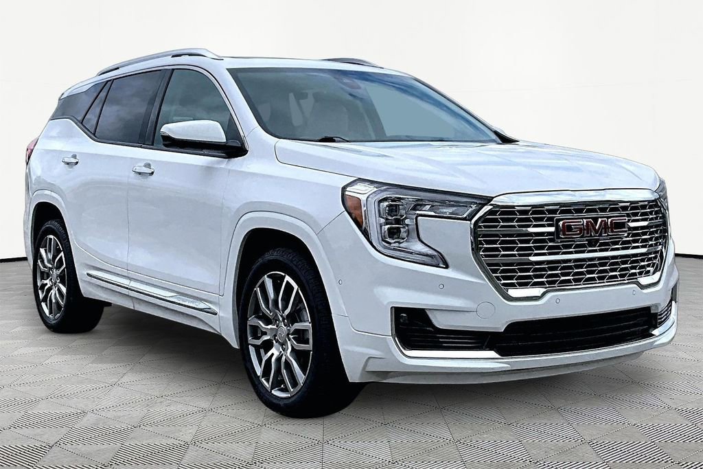 Used 2023 GMC Terrain Denali w/ Denali Premium Package AWD/4WD image 12