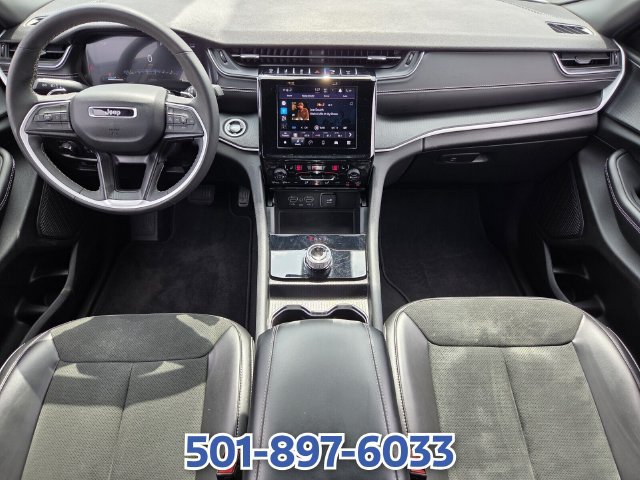 Used 2025 Jeep Grand Cherokee Altitude AWD/4WD image 12