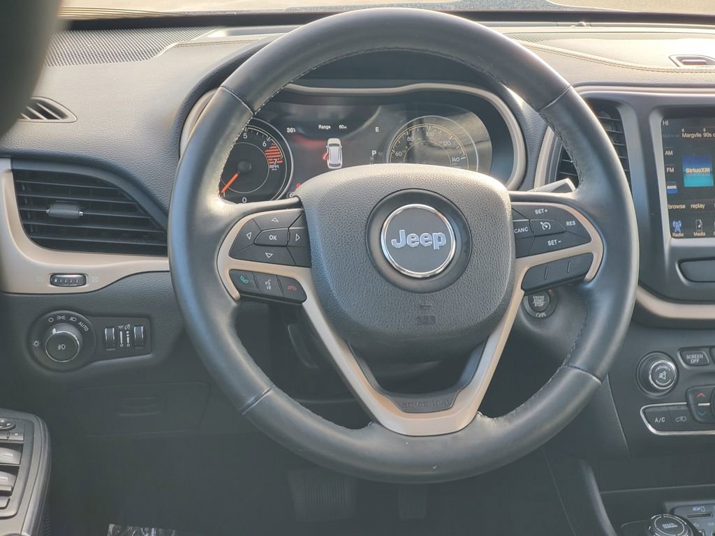 Used 2016 Jeep Cherokee Limited image 8