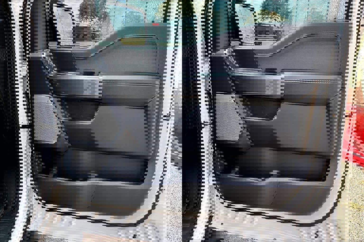 Certified 2022 Ford F150 Lariat w/ Equipment Group 502A High image 24