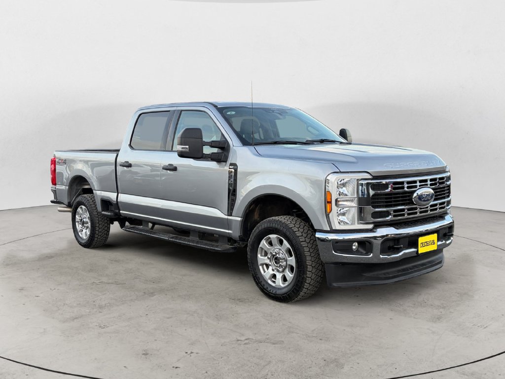 Certified 2024 Ford F250 4x4 Crew Cab Super Duty image 3