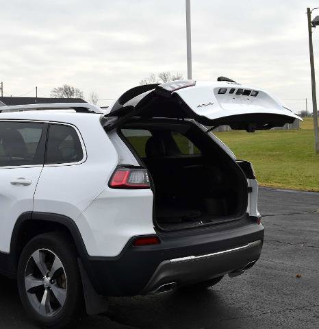 Used 2019 Jeep Cherokee Limited image 4