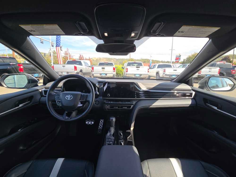 Used 2025 Toyota Camry SE FWD image 15