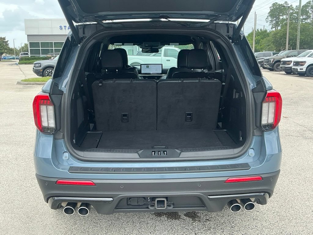 Certified 2025 Ford Explorer ST RWD image 31
