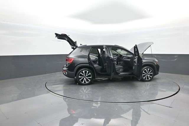 Used 2022 Volkswagen Taos SE image 39