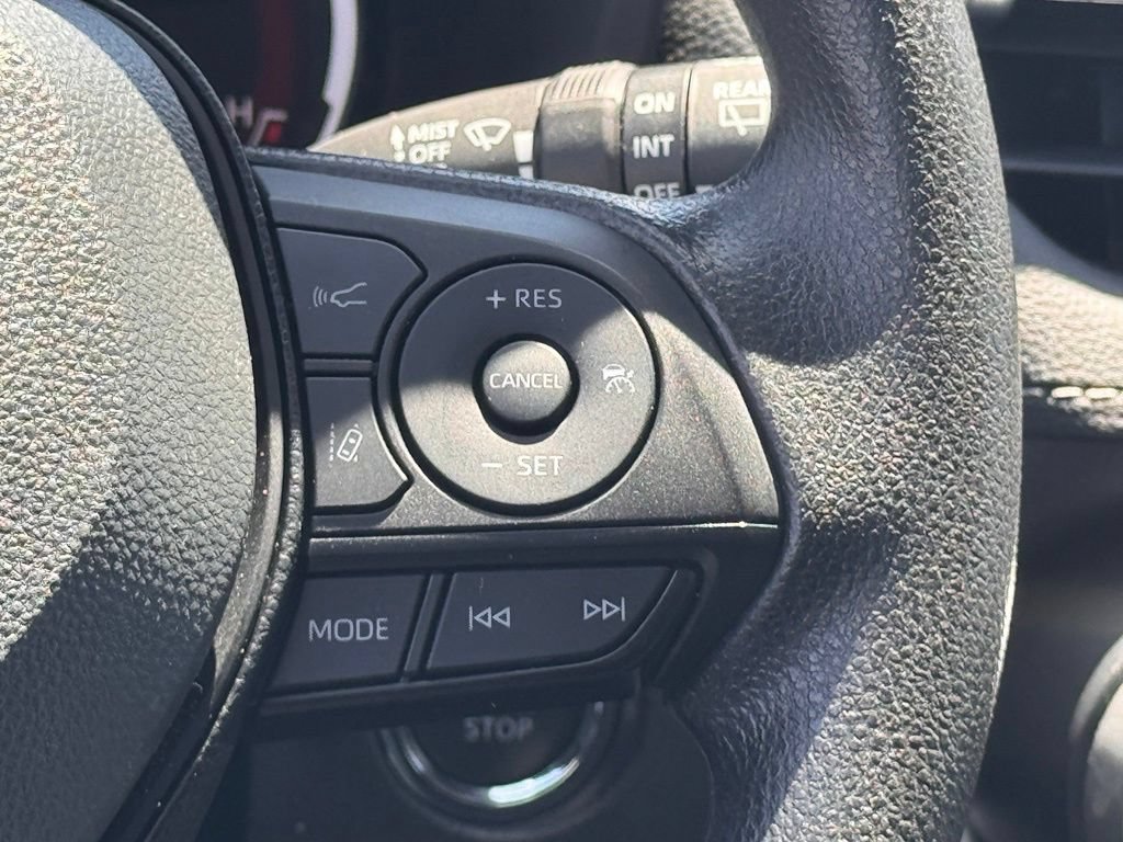 Used 2025 Toyota RAV4 XLE FWD image 24