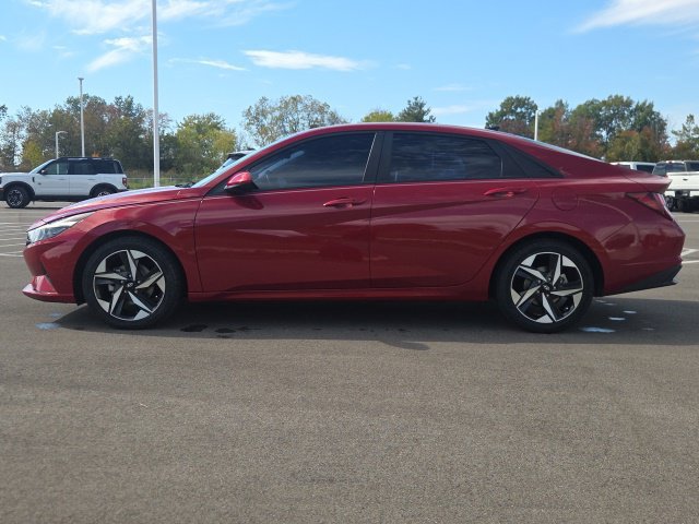Used 2023 Hyundai Elantra SEL w/ Convenience Package FWD image 11