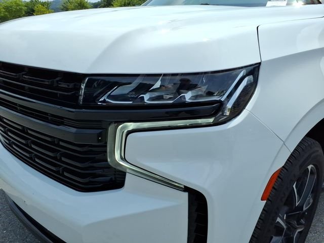 Used 2023 Chevrolet Suburban RST AWD/4WD image 4