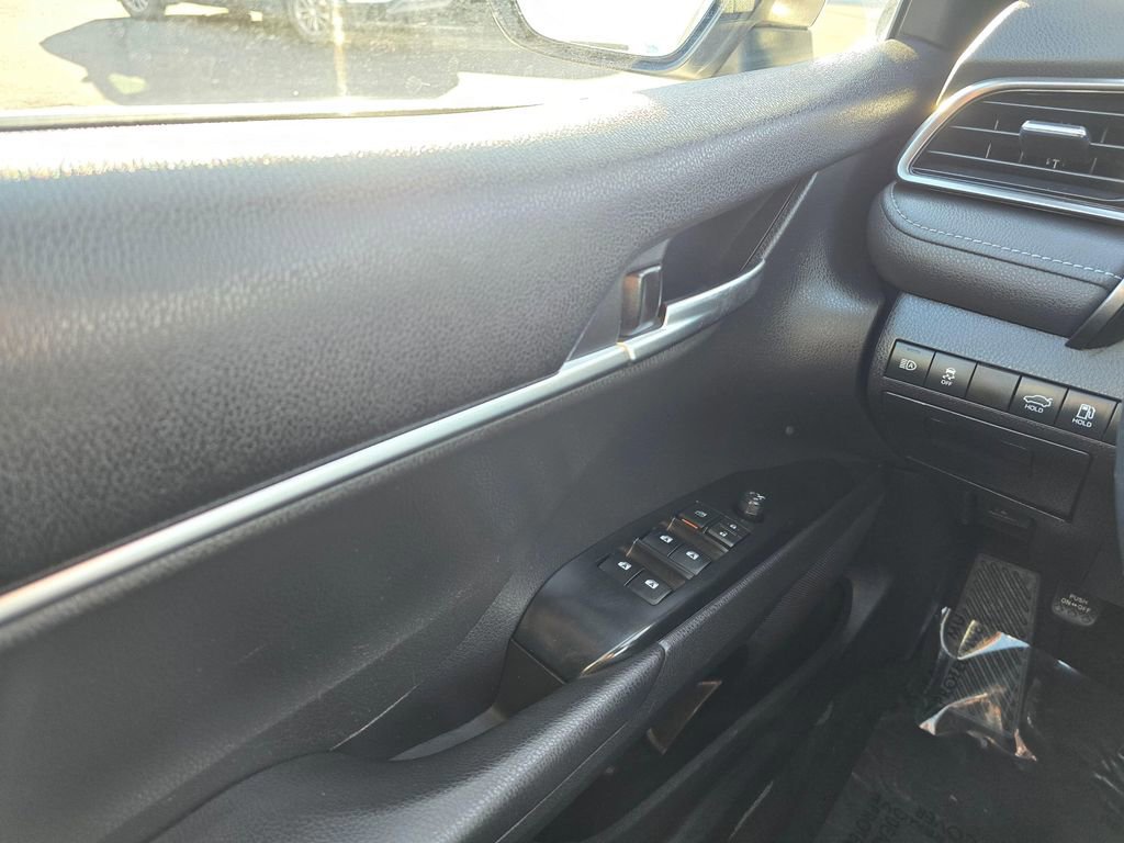 Used 2020 Toyota Camry SE image 27