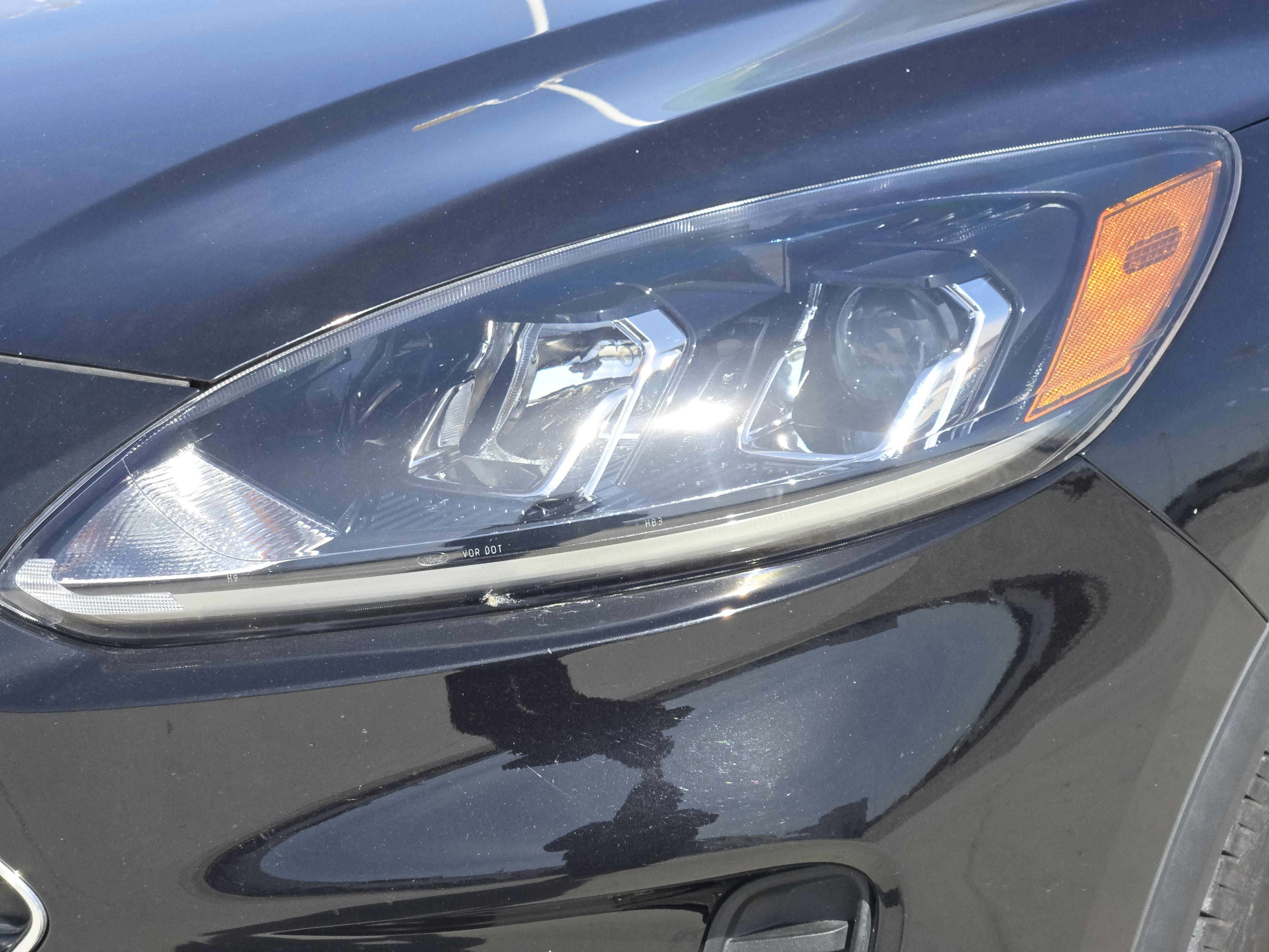 Certified 2022 Ford Escape SE w/ SE Sport Appearance Package image 9