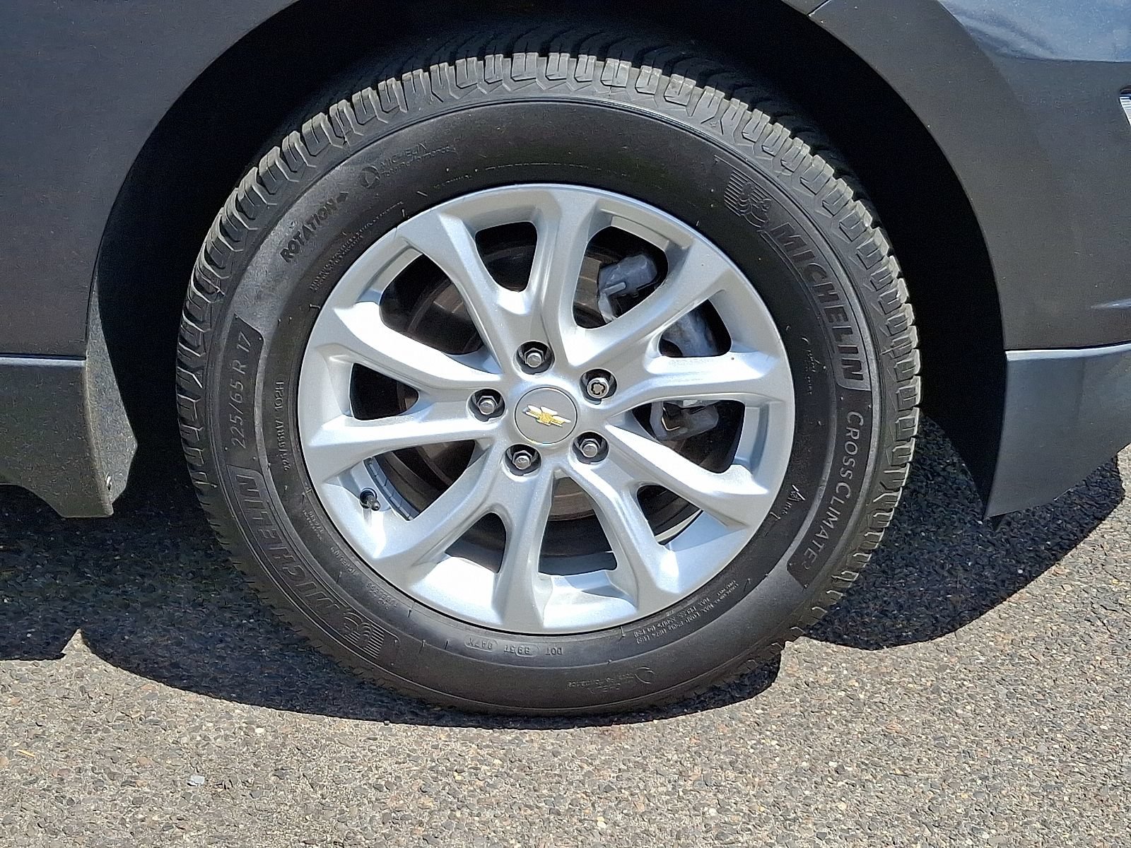 Used 2019 Chevrolet Equinox LT w/ Sun & Navigation Package AWD/4WD image 8