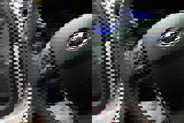 Certified 2025 Ford Escape ST-Line Elite w/ Class II Trailer Tow Package image 16