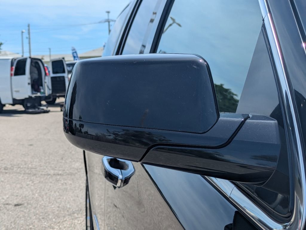 Used 2020 GMC Yukon Denali AWD/4WD image 12