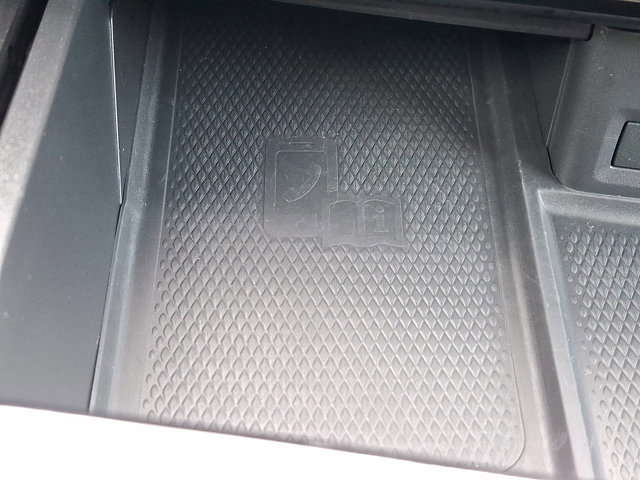 Used 2024 Volkswagen Atlas SEL Premium R-Line image 28