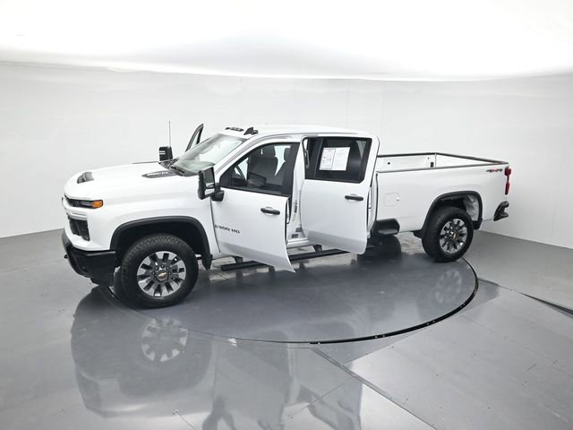 Used 2025 Chevrolet Silverado 2500 Custom AWD/4WD image 44